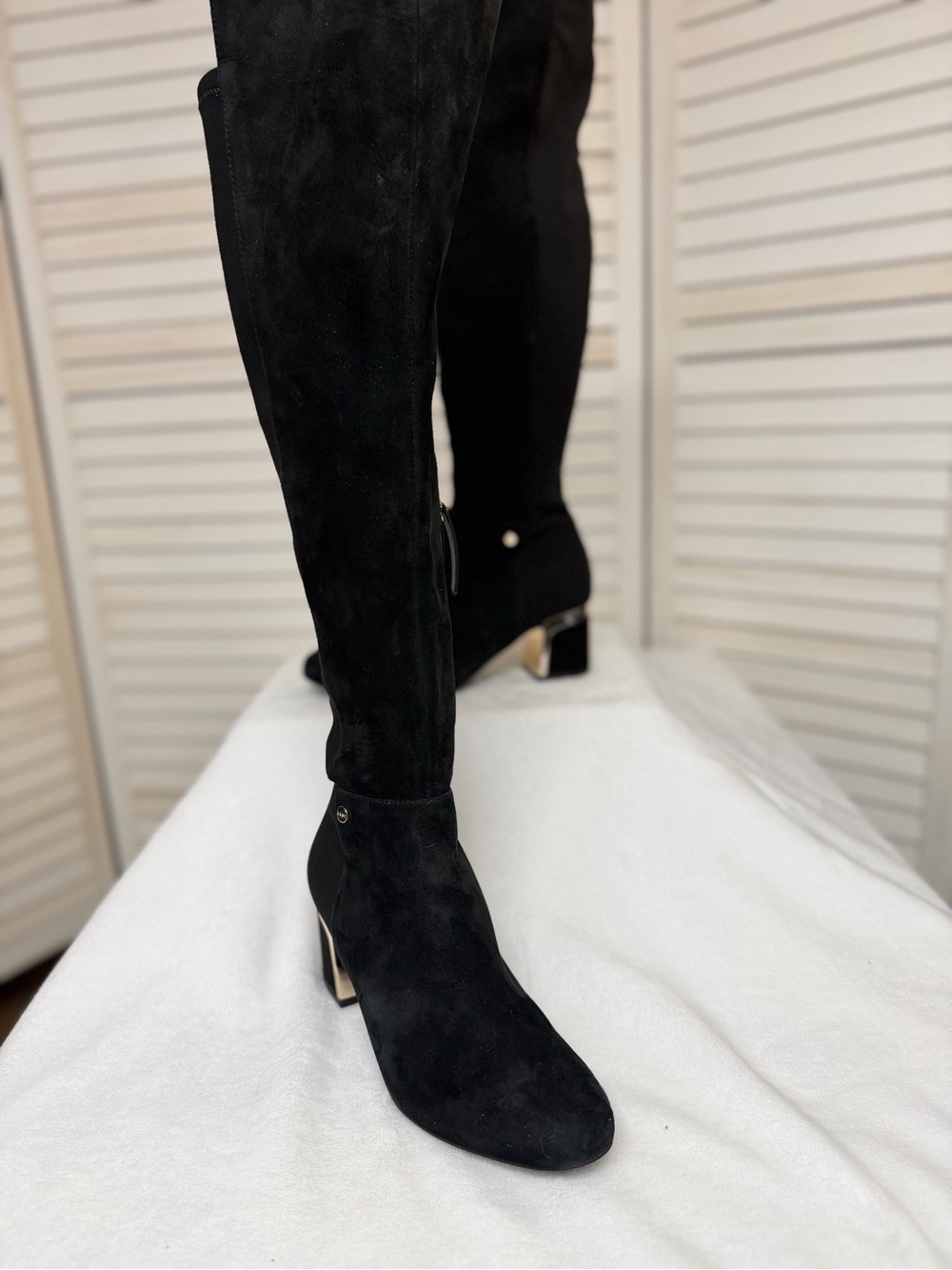DKNY Cora Suede Knee-Hi Boots Sz 6 with gold accents comfy elastic panel